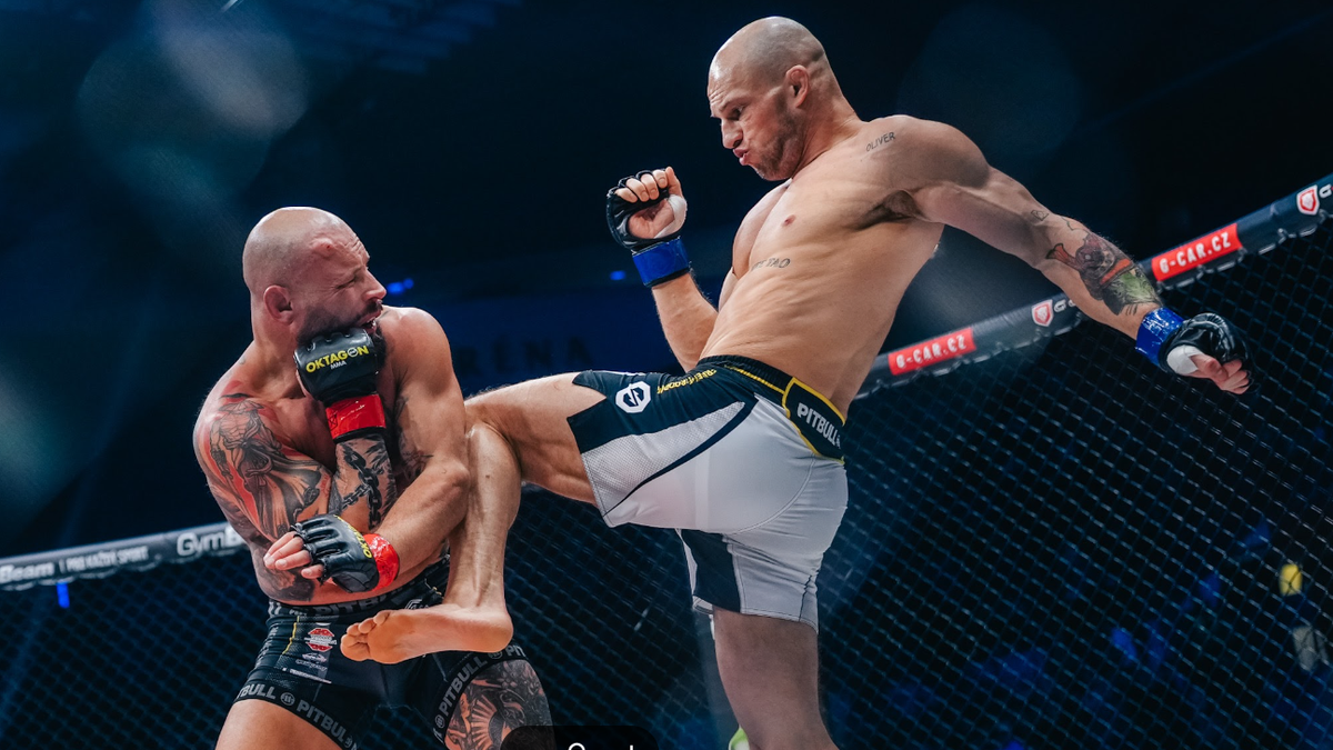 Fodor (vpravo) v súboji so Širokým.