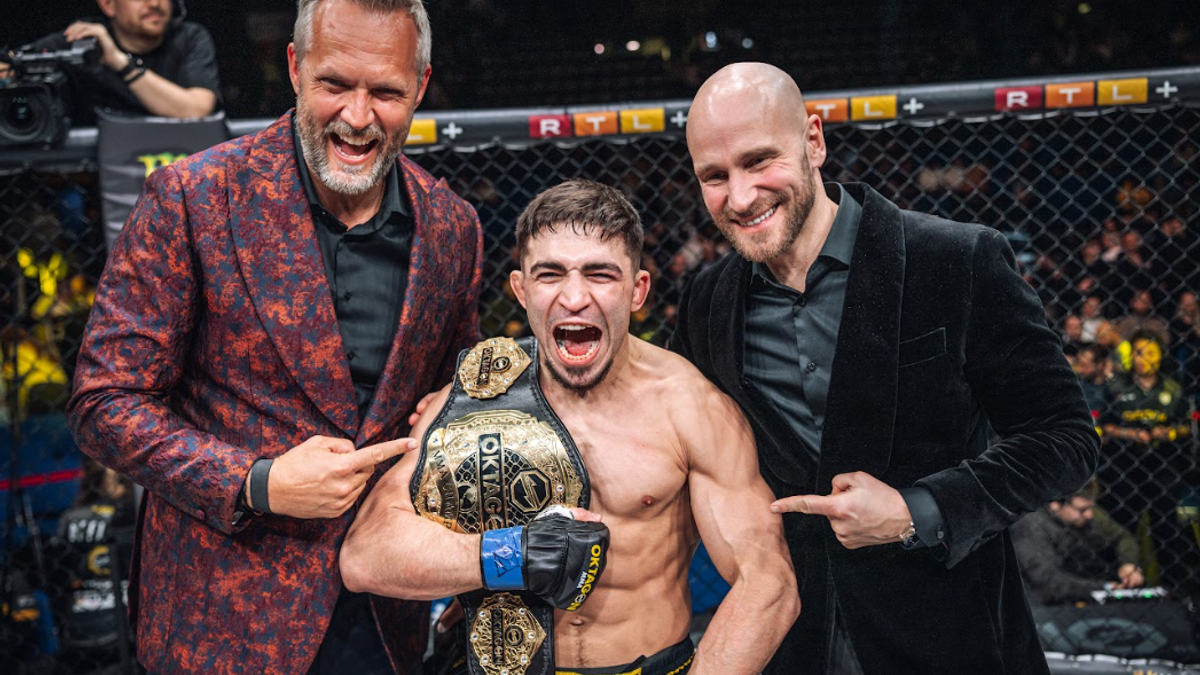 Magomed Machaev po zisku titulu OKTAGONu.