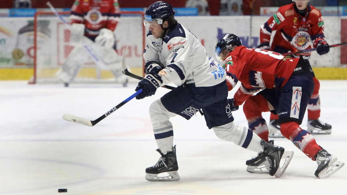 Zľava Martin Nemček (Poprad) a Viktor Fekiač (Zvolen) 