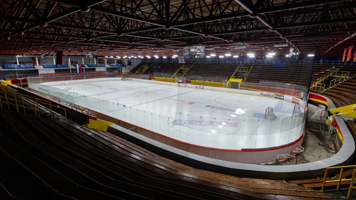 Zimný štadión Vladimíra Dzurillu