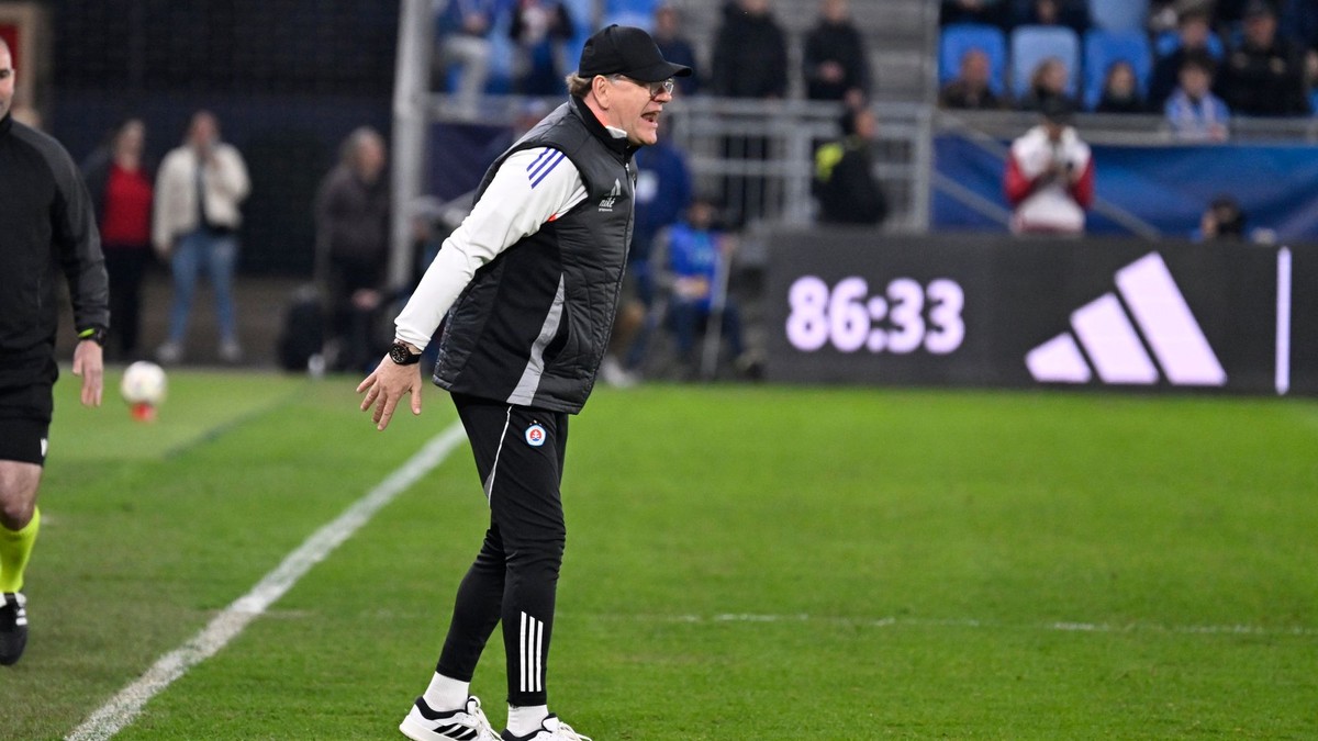 Tréner Slovana Vladimír Weiss v zápase ŠK Slovan Bratislava - FC Spartak Trnava.
