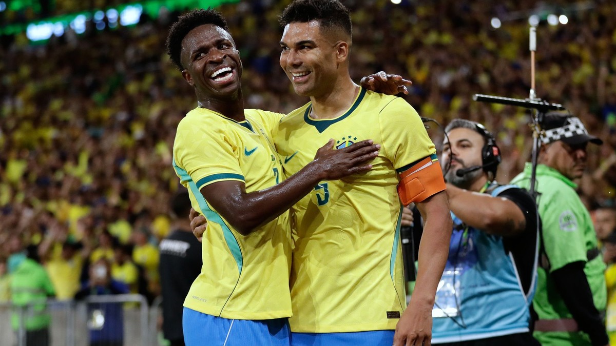 Vinicius Junior a Casemiro oslavujú gól
