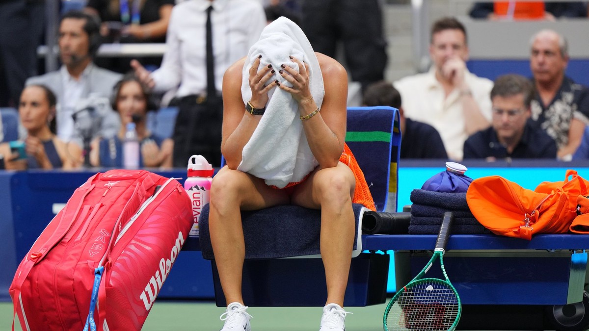 Aryna Sabalenková z Bieloruska počas finále US Open proti Jelene Rybakinovej.