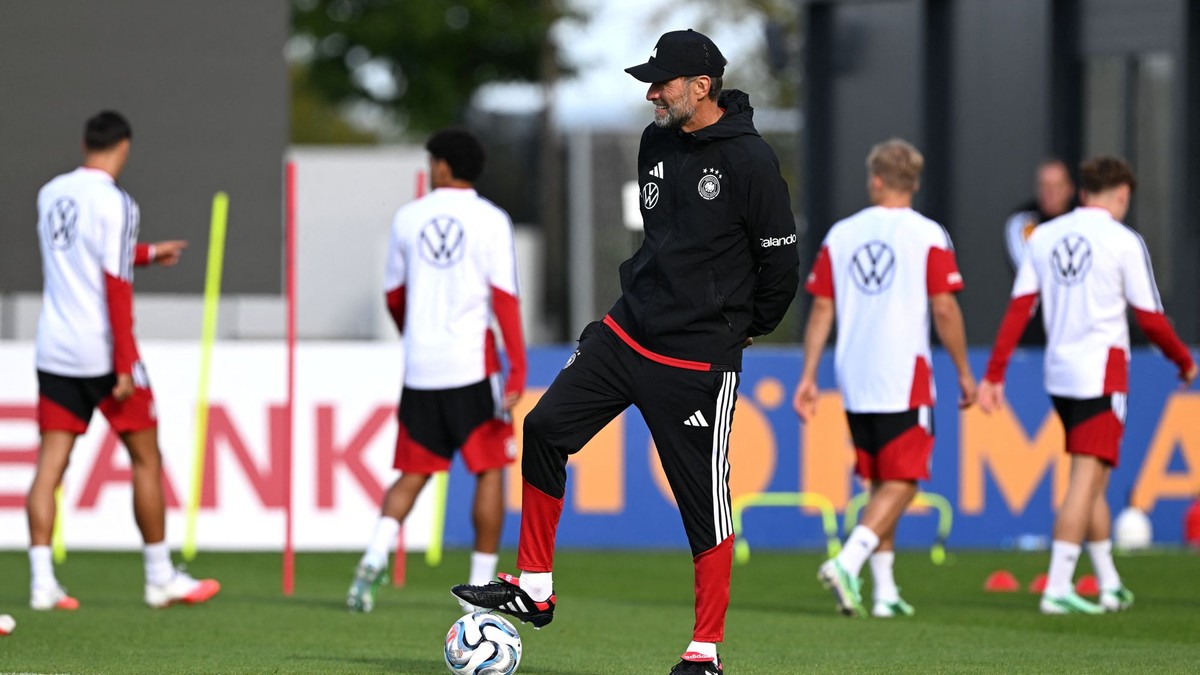 Jürgen Klopp počas tréningu Nemecka