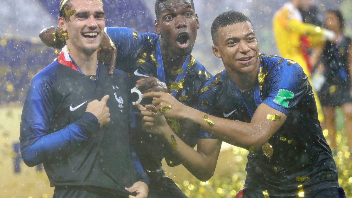 Zľava Antoine Griezmann, Paul Pogba a Kylian Mbappé.