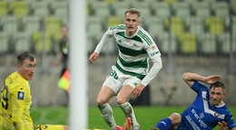 Tomáš Bobček z Lechie Gdansk strieľa gól. 