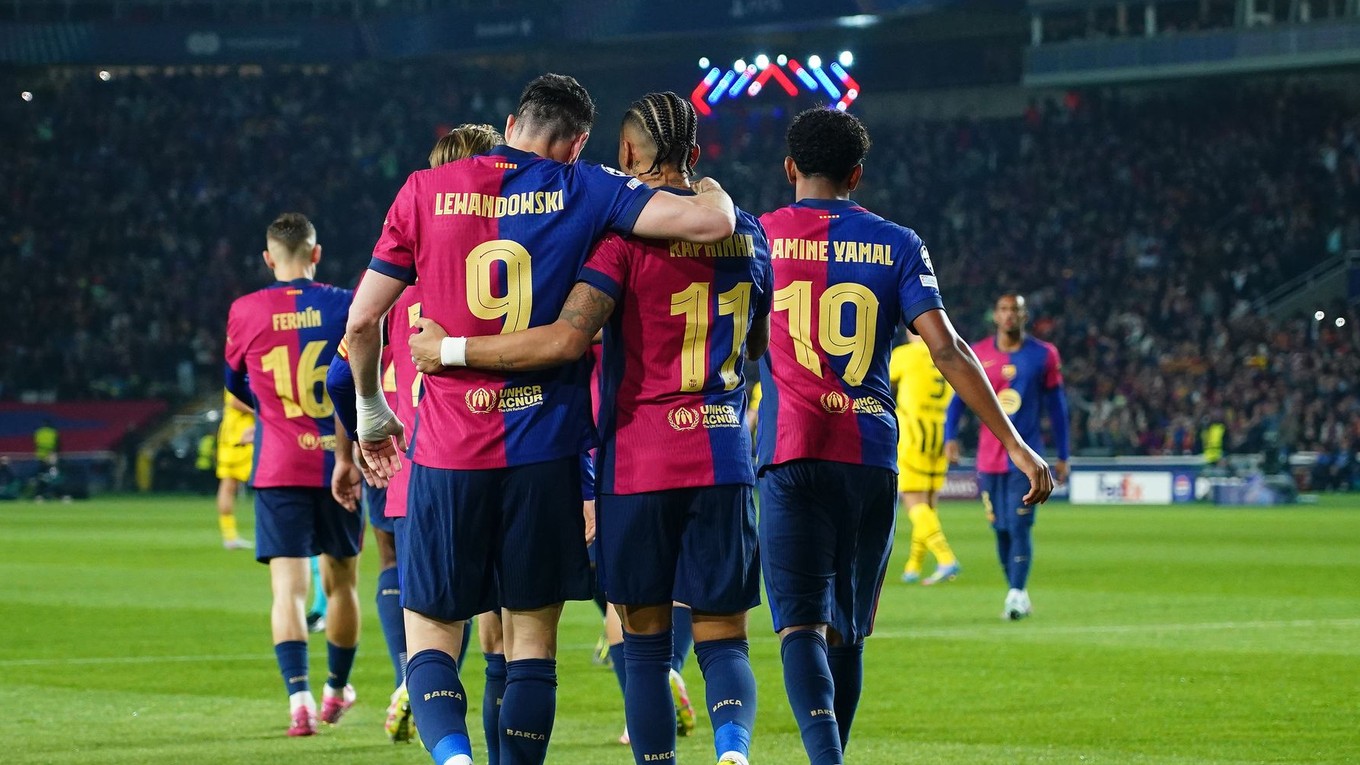 zľava Robert Lewandowski, Raphinha a Lamine Yamal