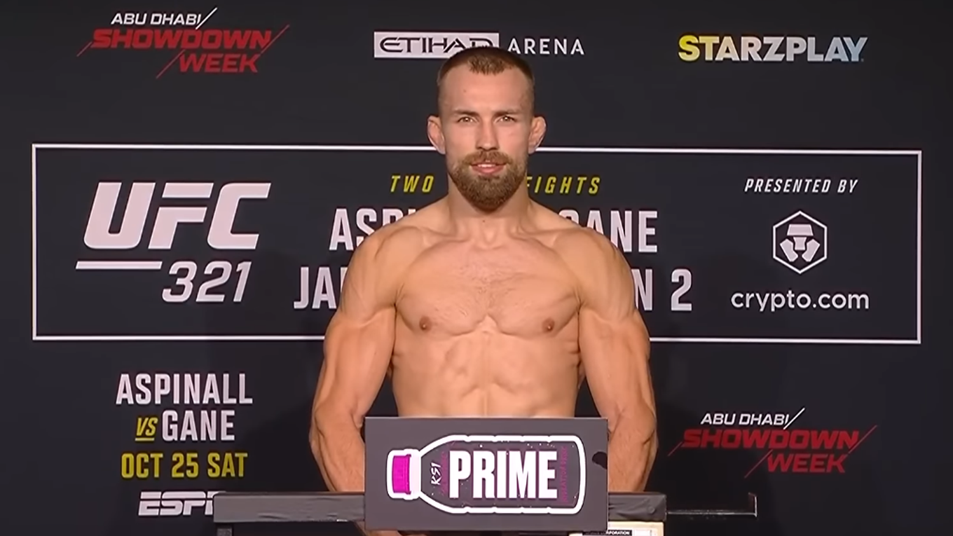 Ľudovít Klein na vážení.