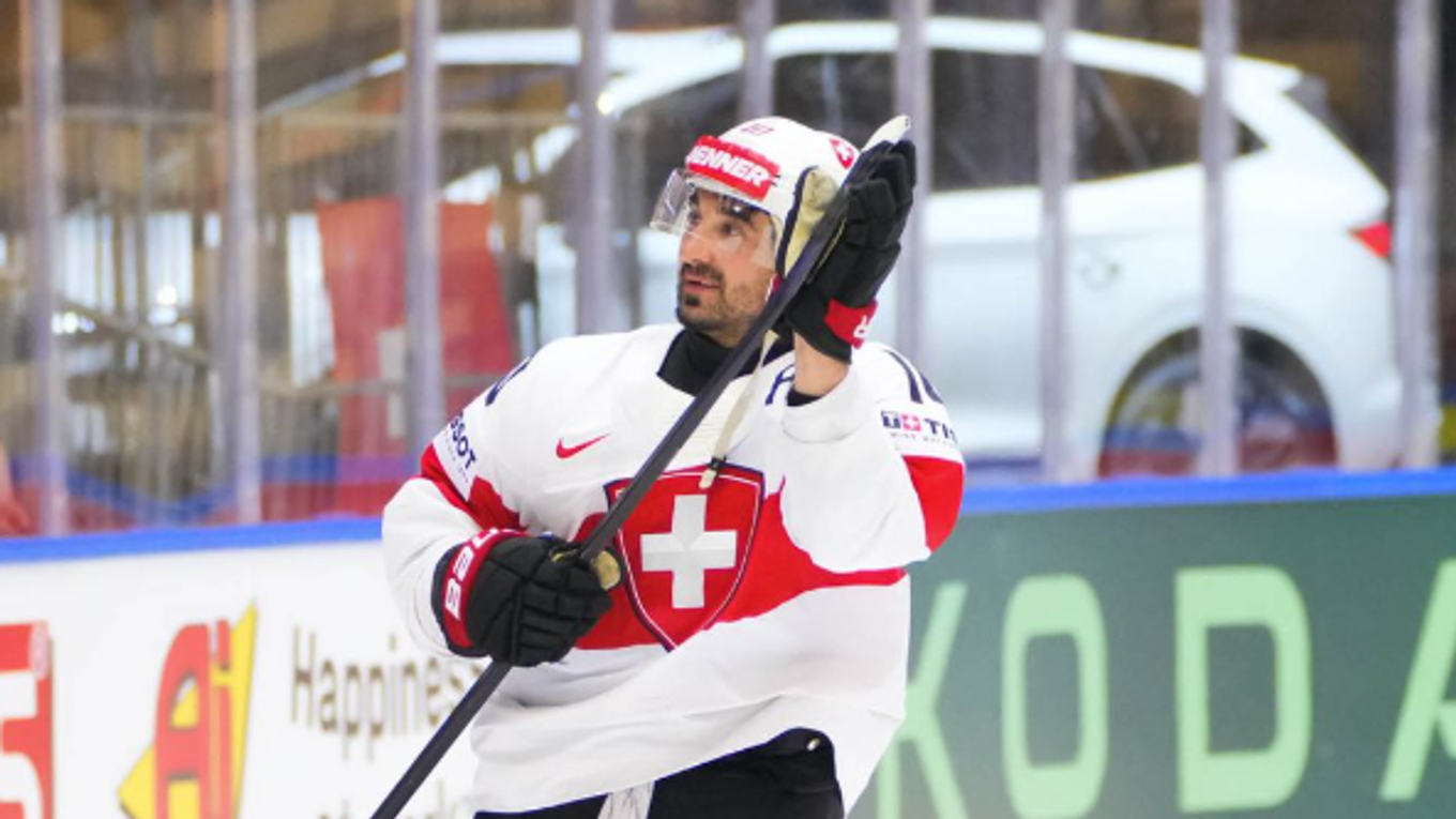 Andres Ambühl na MS v hokeji 2025.