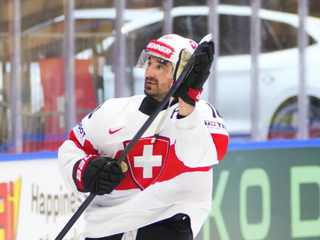 Andres Ambühl na MS v hokeji 2025.