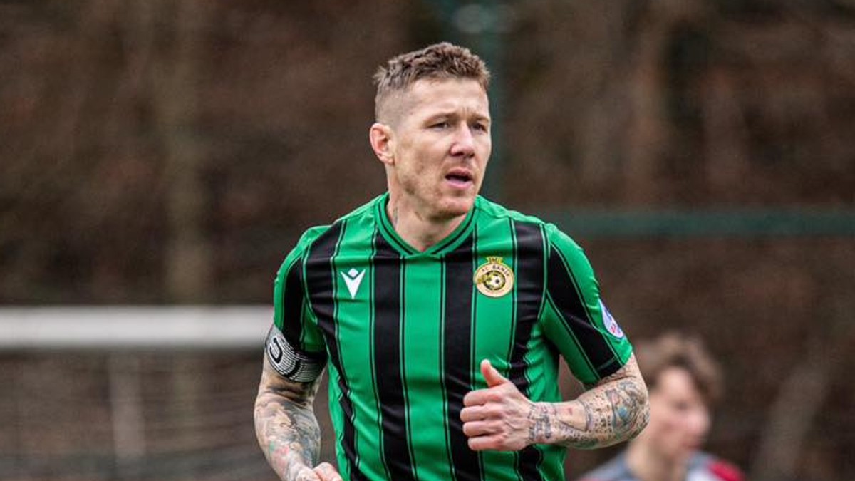 Slovenský futbalista Juraj Kucka v drese FC Baník Prievidza. 