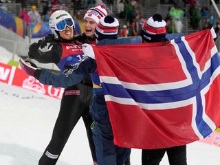 Nórski skokani na lyžiach
