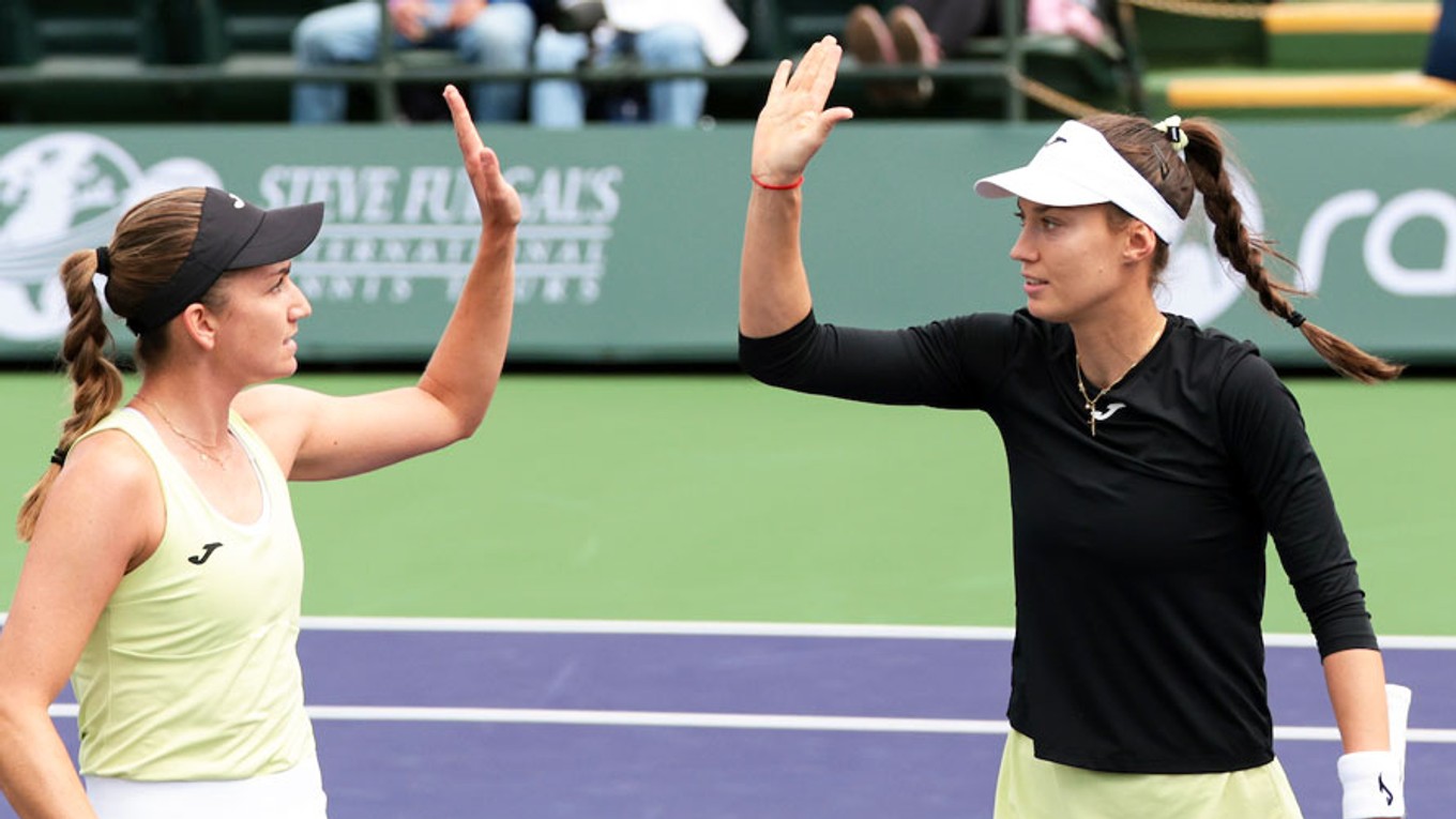 Olivia Nichollsová (vľavo) a Tereza Mihalíková