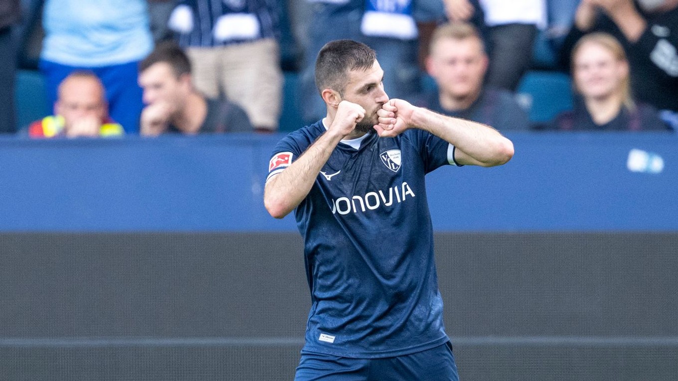 Slovenský futbalista Matúš Bero v drese Bochumu.