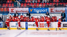 Hráči Liptovského Mikuláša sa tešia z gólu.