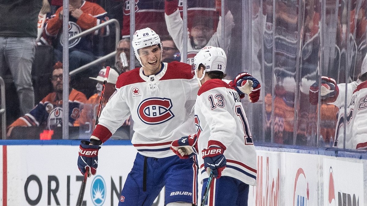 Vľavo Juraj Slafkovsky a Cole Caufield.