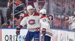 Vľavo Juraj Slafkovsky a Cole Caufield.