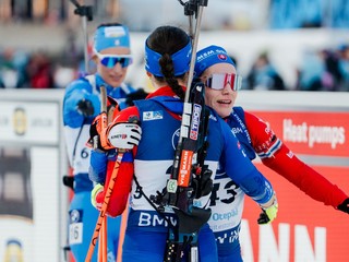 Paulína Bátovská Fialková a Ema Kapustová po stíhacích pretekoch v estónskom Otepää.