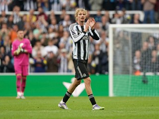 Nick Woltemade v drese Newcastlu