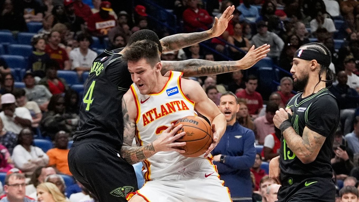 Vít Krejčí v drese Atlanty Hawks.