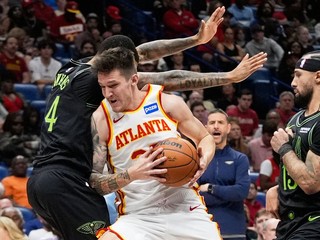 Vít Krejčí v drese Atlanty Hawks.