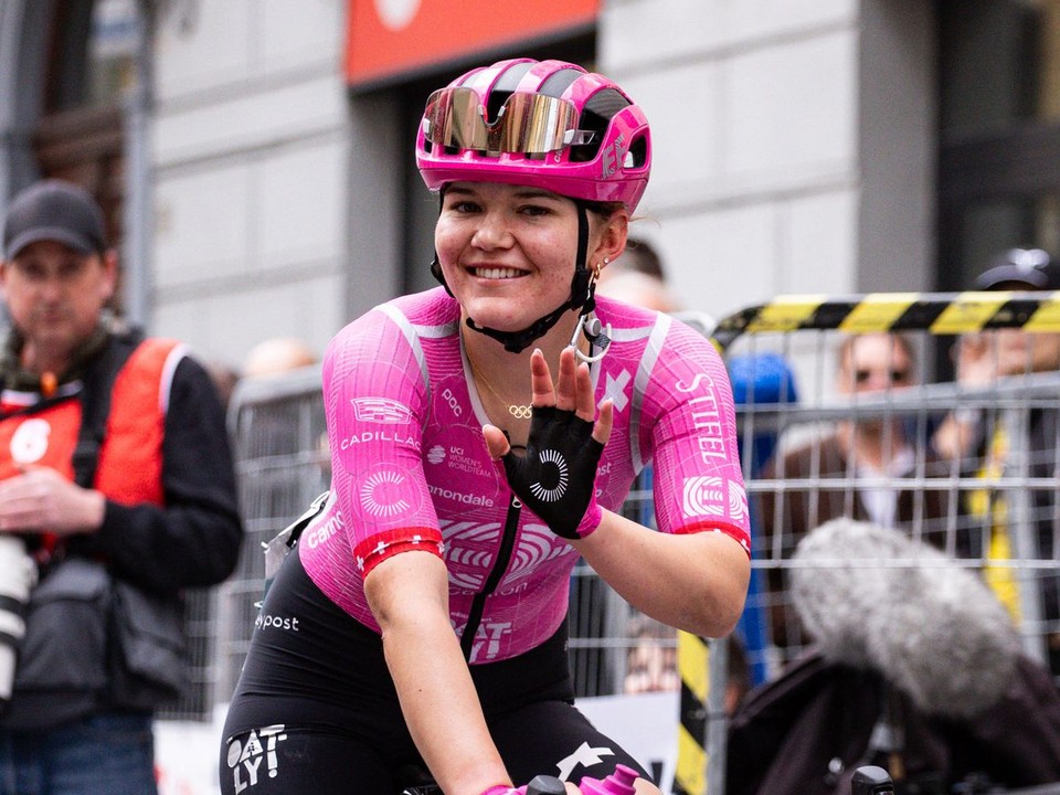 Na snímke je švajčiarska cyklistka Noemi Rüeggová.