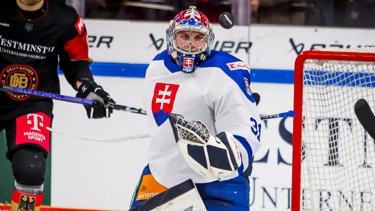Nový slovenský brankár v NHL! Minnesota podpísala kontrakt so Samuelom Hlavajom
