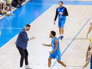 Momentka zo zápasu 18. kola Tipos SBL v basketbale mužov Košice Wolves - Spišskí Rytieri.