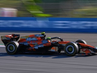Lando Norris počas tréningu v Španielsku.