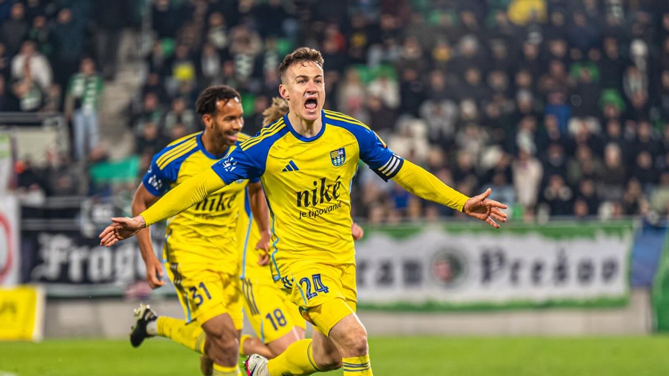 Dominik Kružliak oslavuje gól.