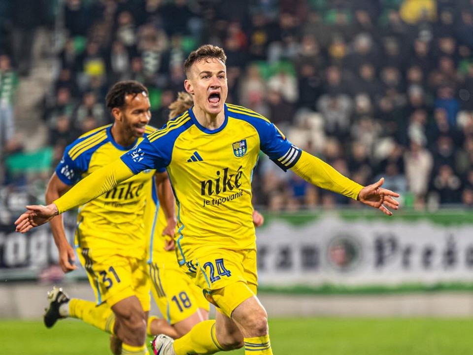 Dominik Kružliak oslavuje gól.