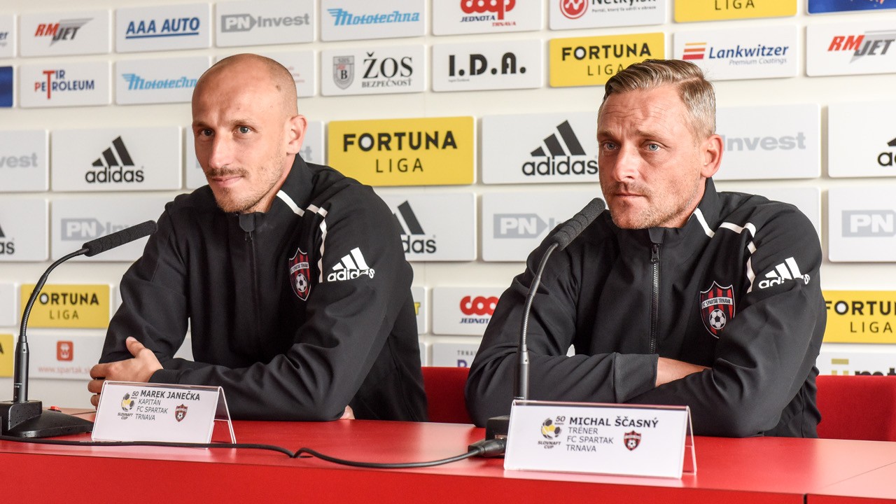 Na predzápasovej tlačovej konferencii pred pohárovým finále za Spartak Trnava boli kapitán Marek Janečka a tréner Michal Ščasný.