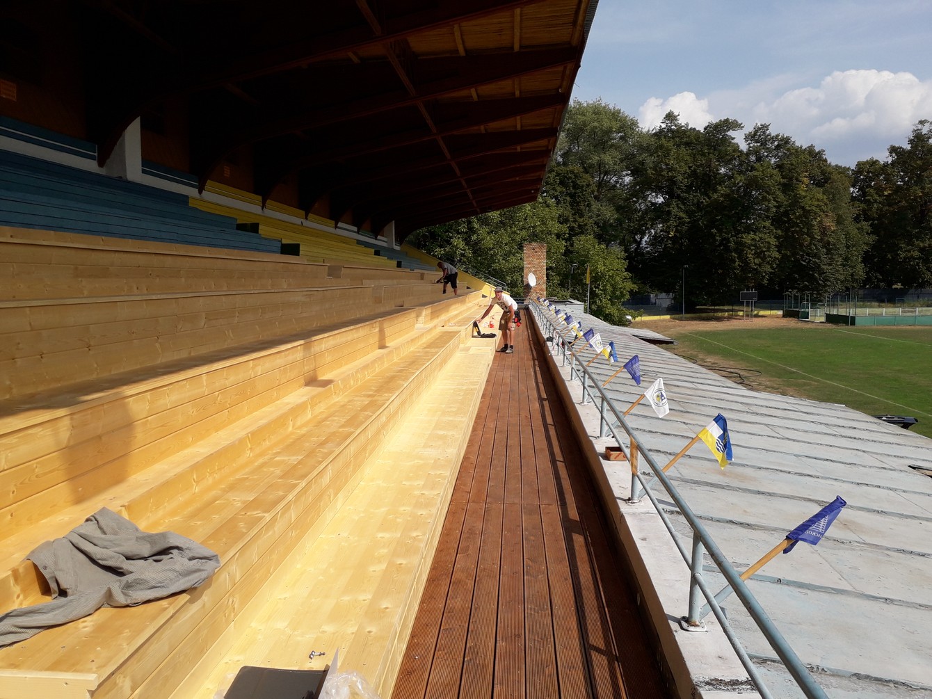 Z obodbného projektu si futbalový klub v Sobranciach zrekonštruoval tribúnu.