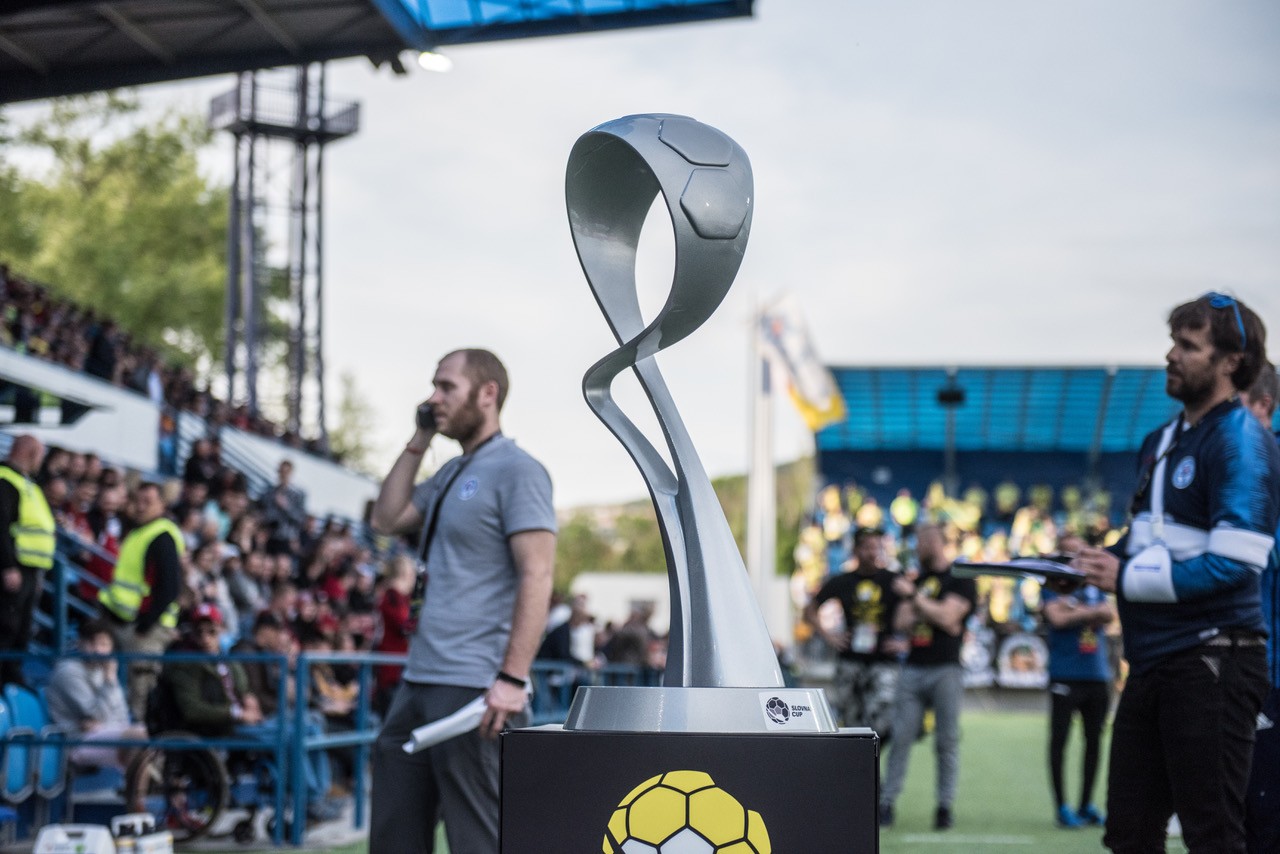 Víťaz Slovnaft Cupu získa do vitríny túto trofej.