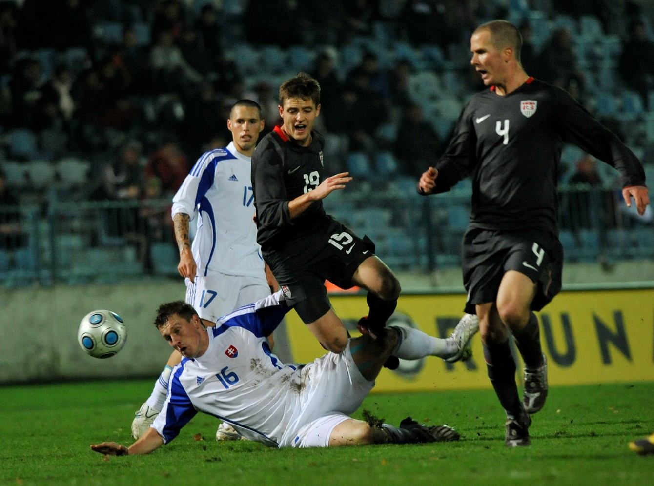 Naposledy sa predstavila slovenská futbalová reprezentácia na Tehelnom poli 14.11.2009	(Slovensko - USA 1:0).	