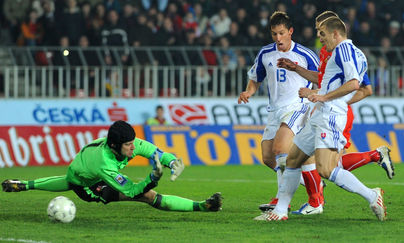 Slováci zvíťazili v Prahe v kvalifikácii o postup na MS 2010 2:1, autorom víťazného gólu bol Erik Jendrišek.