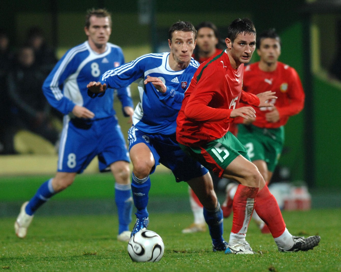 Zľava Marek Mintál a Aleksandar Tunčev v prípravnom zápase Slovensko - Bulharsko 3:1 (15.11.2006, Žilina).