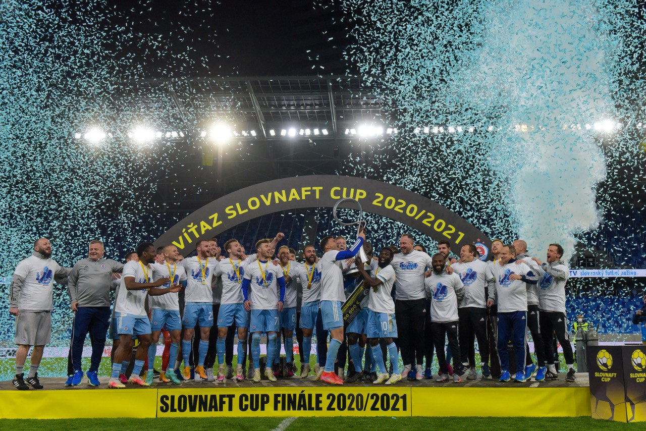 Ostatným víťazom Slovenského pohára - Slovnaft Cupu sa stali hráči ŠK Slovan Bratislava.