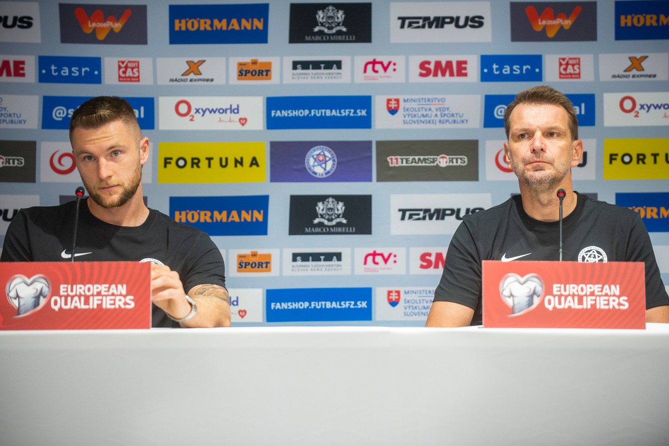 Na tradičnej predzápaosvej tlačovke Milan Škriniar a tréner Štefan Tarkovič.
