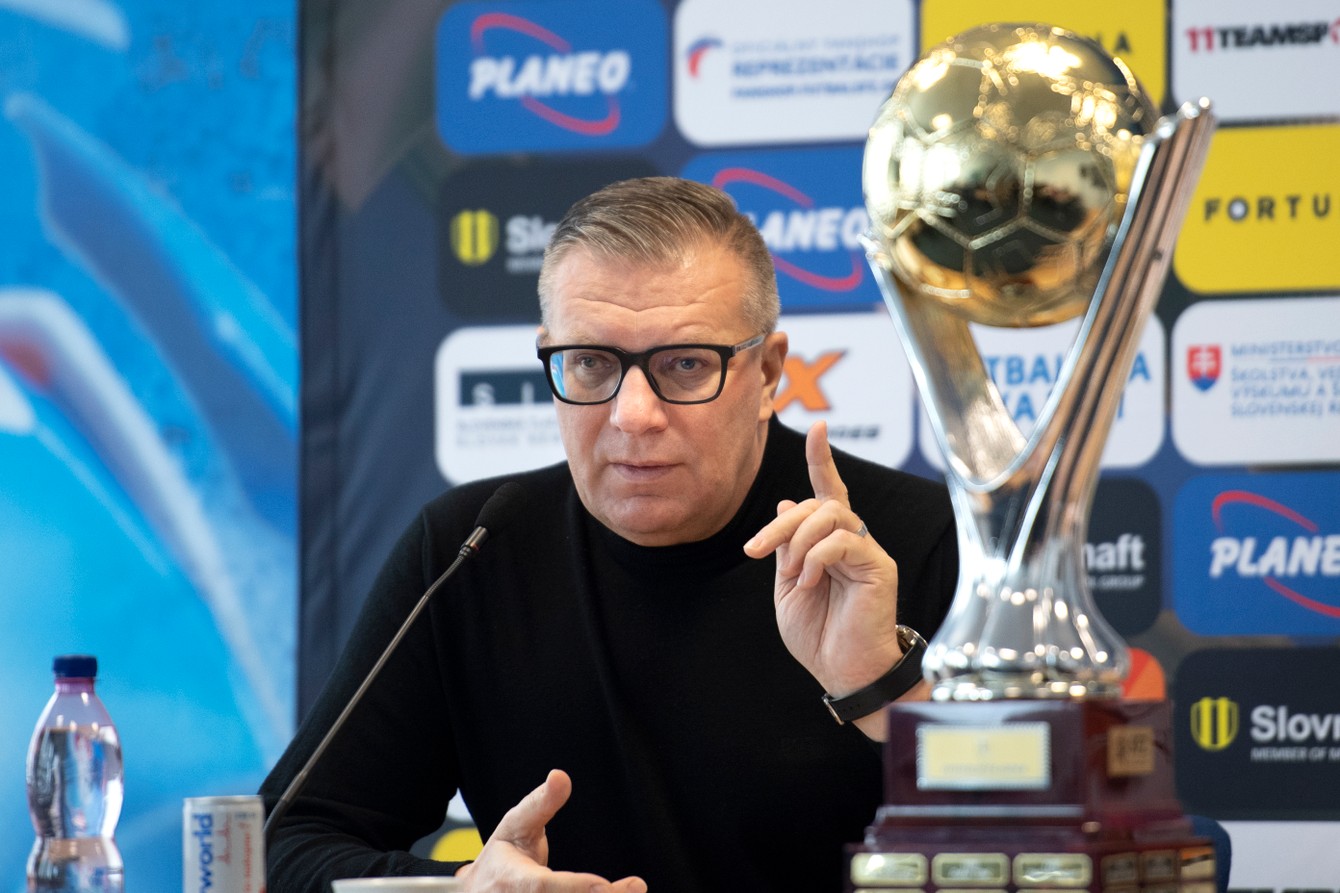 Prezident SFZ Ján Kováčik informuje o okolnostiach ankety Futbalista roka 2021.