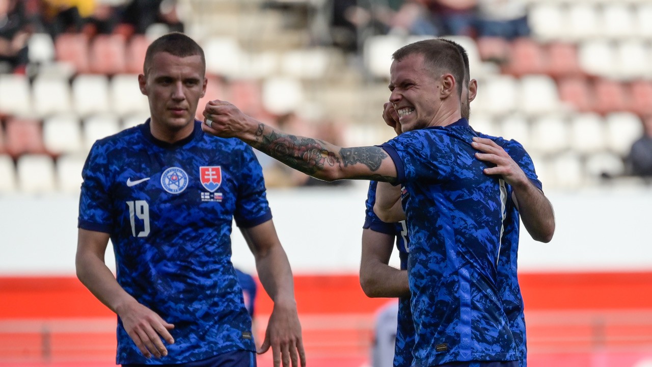 Oprávnená radosť a oslavné gesto v podaní Ondreja Dudu, parádnym gólom nsmeroval náš tím k víťazstvu nad Fínskom.