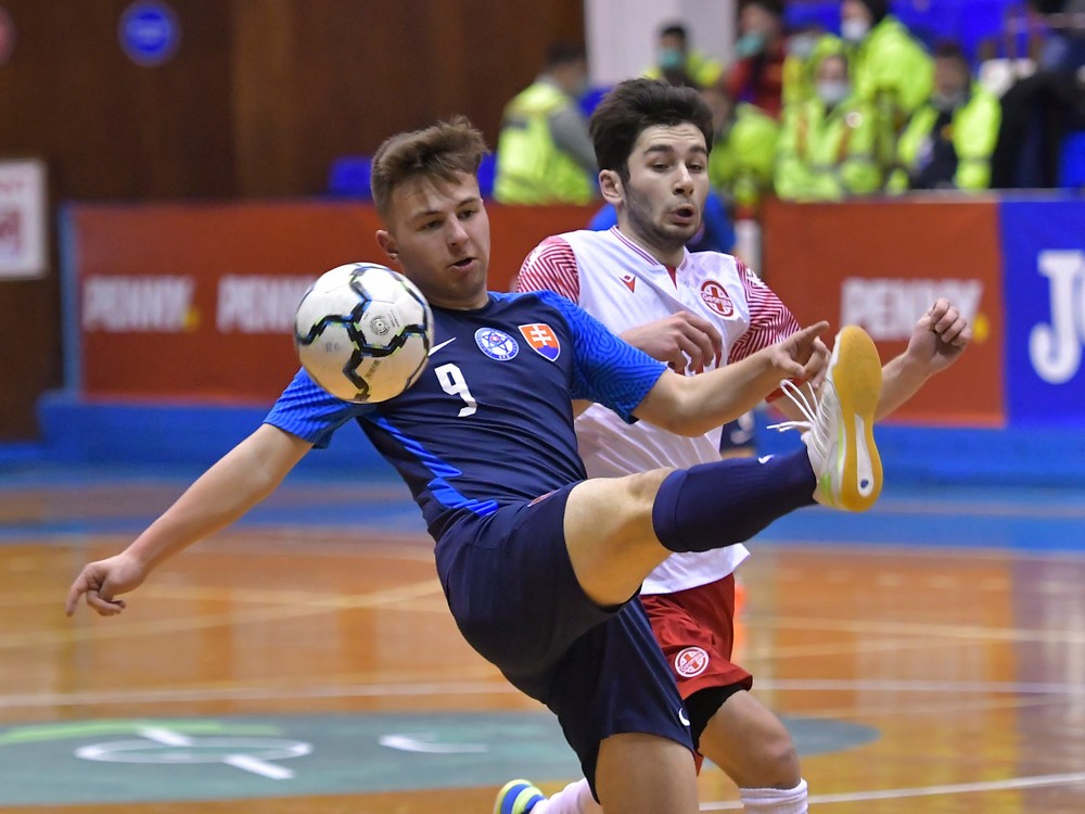 Roman Rusnák (č.9.) v zápase s Gruzínskom 4:2 (17. marca 2022, Targu Mures).