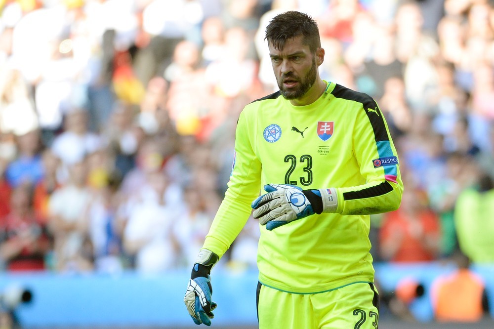 Matúš Kozáčik má na konte 29 reprezentačných zápasov, vrátane štyroch duelov v pozícii brankárskej jednotky na ME 2016 vo Francúzsku.