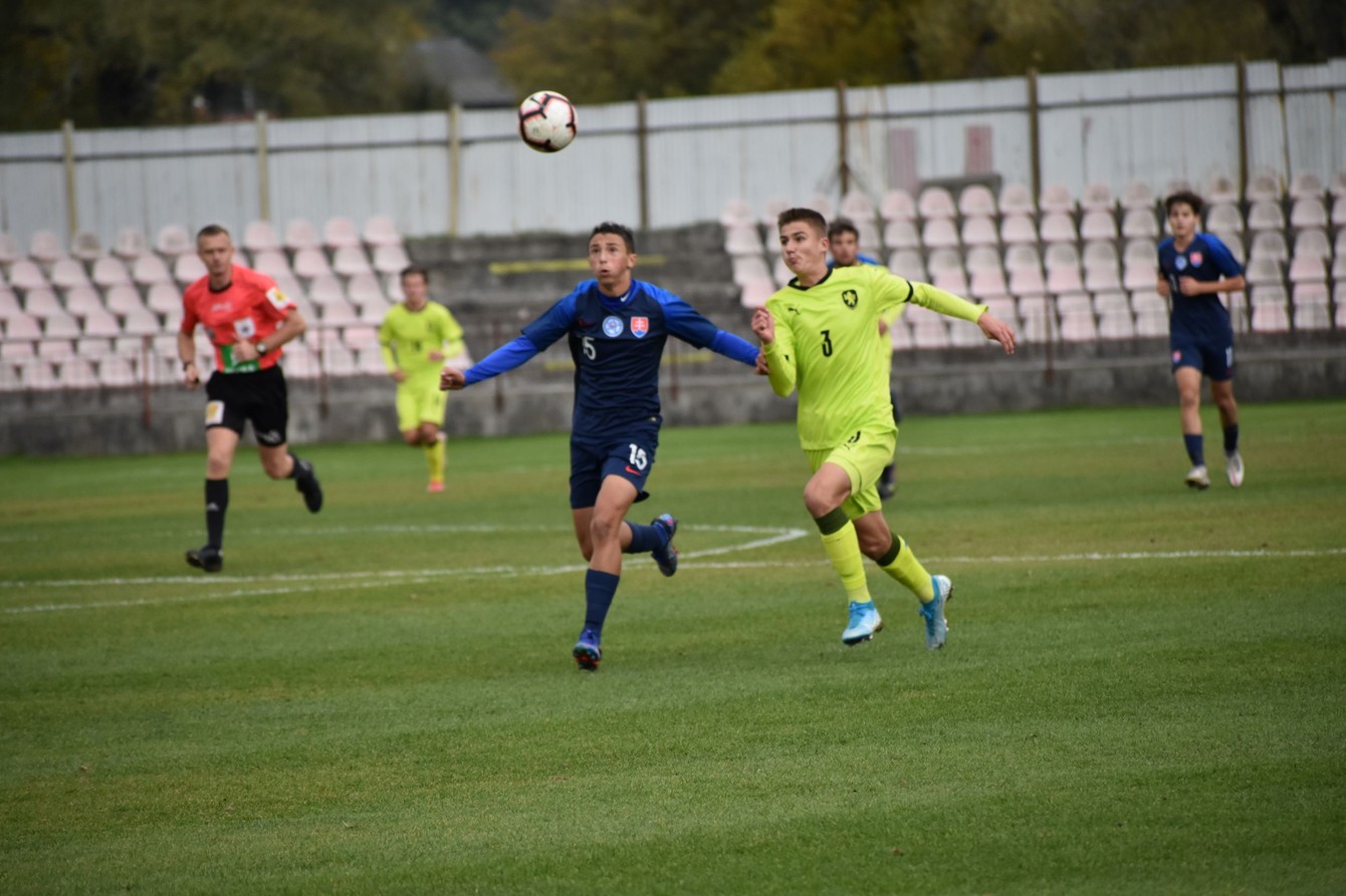 Nino Žiga (vľavo) patrí ku kľúčovým hráčom reprezentačnej sedemnástky.