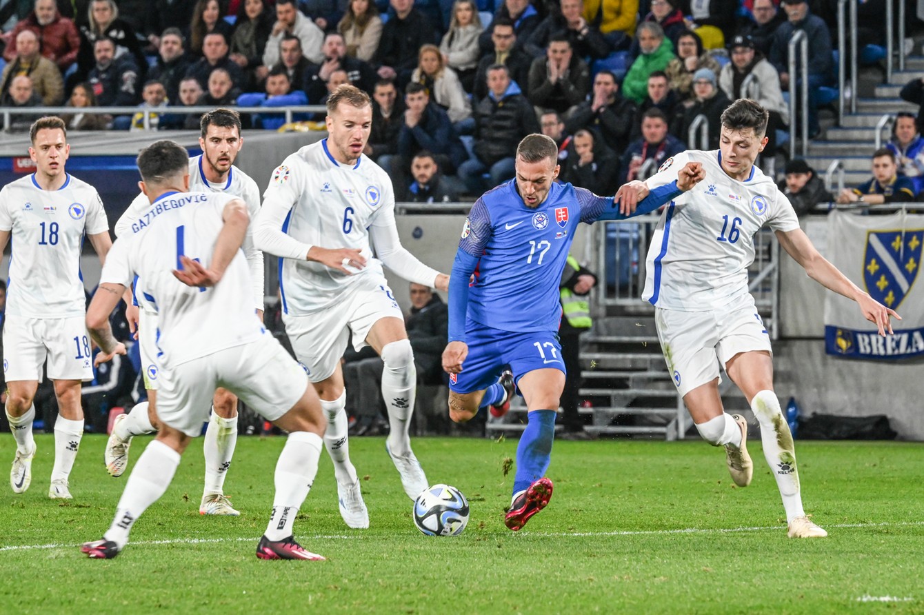 Lukáš Haraslín prispel gólom k výhre 2:0 v zápase Slovensko - Bosna a Hercegovina (Bratislava, 26.3.2023).