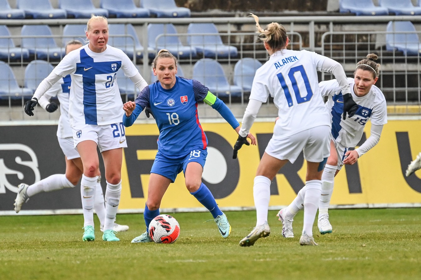 Kapitánka slovenského tímu Dominika Škorvánková viedla spoluhráčky každú minútu neľahkého zápasu odhodlane, neraz aj proti presile súperiek.