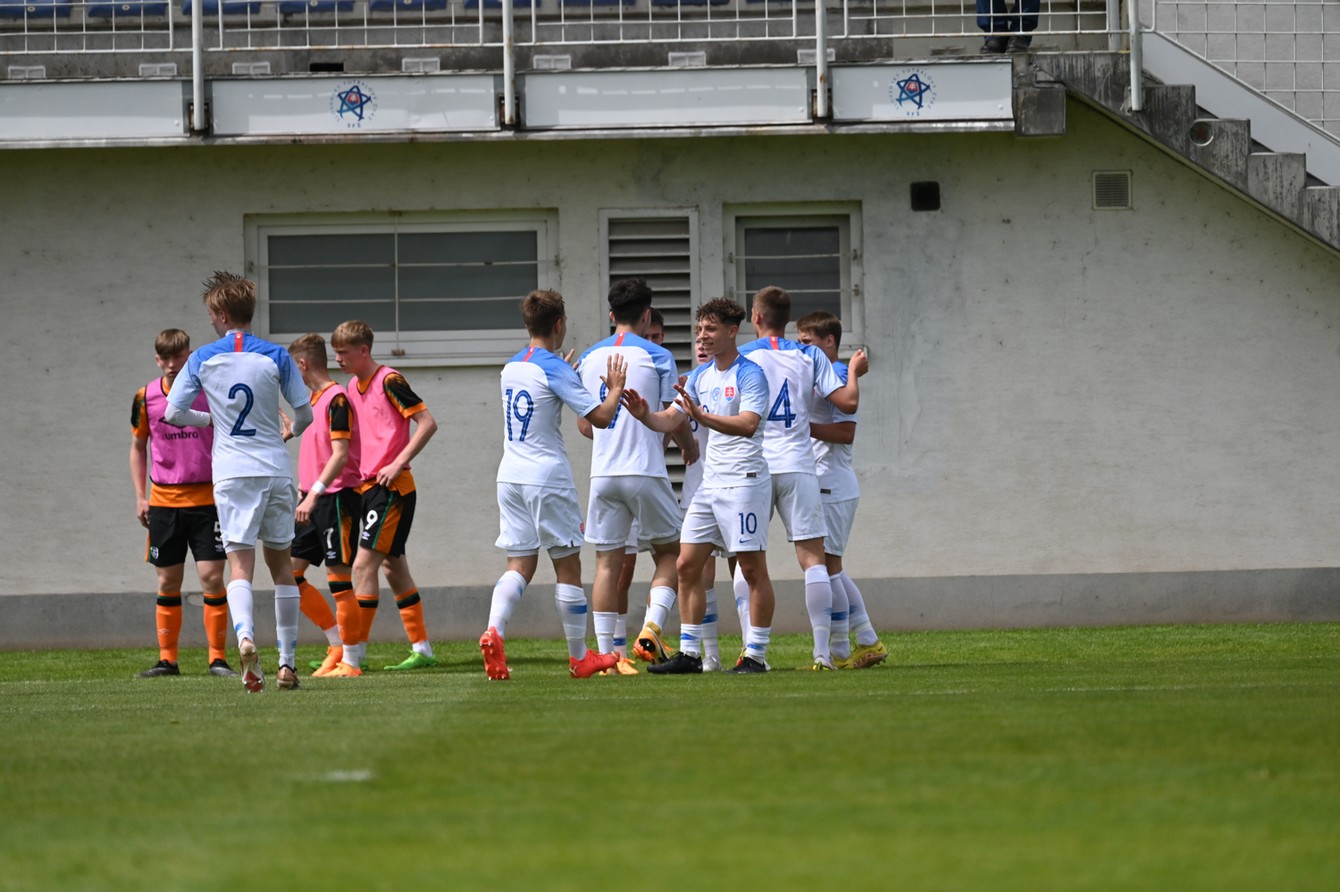 Radosť hráčov slovenskej šestnástky po góle bola oprávená, rovnako ako spokojnosť s výkonmi tímu.