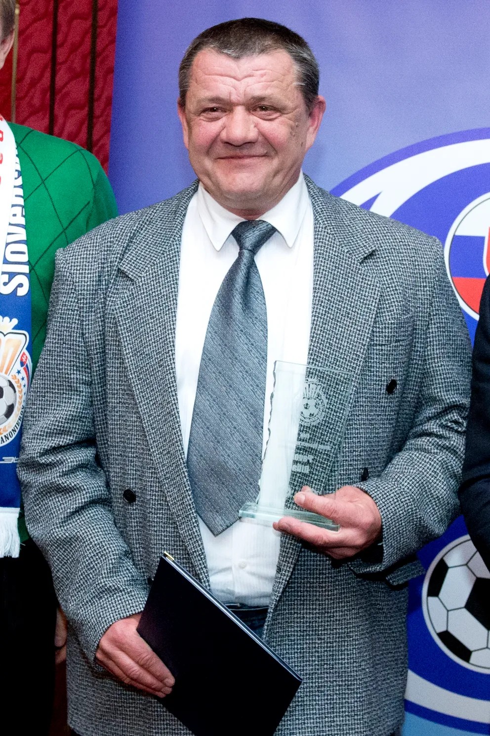Pavol Diňa je aj členom Klubu ligových kanonierov za 129 dosiahnutých gólov v najvyššej súťaži.