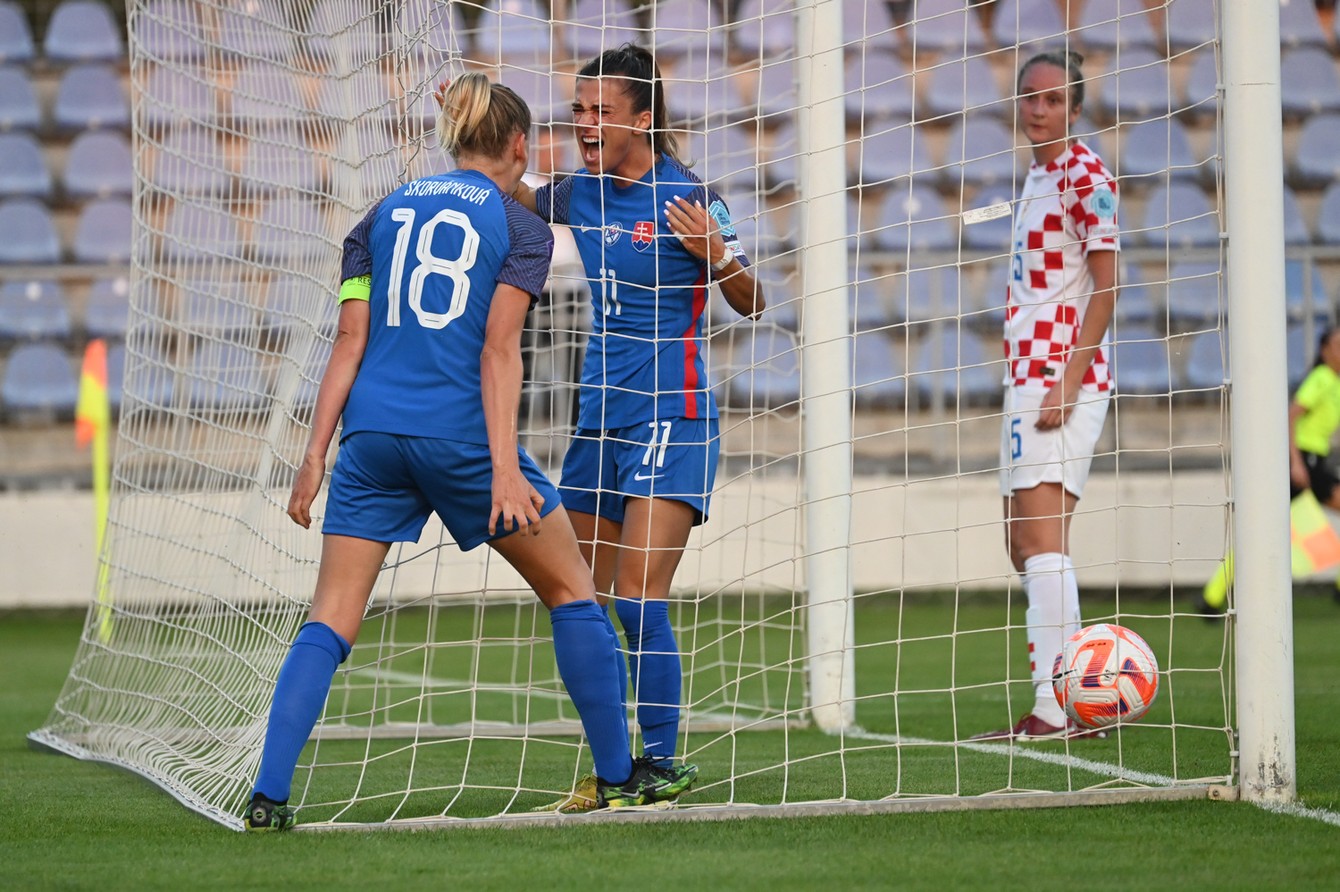 Prihrávala Škorvánková (18) a gól strelila Hmírová (11). Spoločne odpálili lavínu šťastia celej ženskej reprezentácie, celého slovenského futbalu.