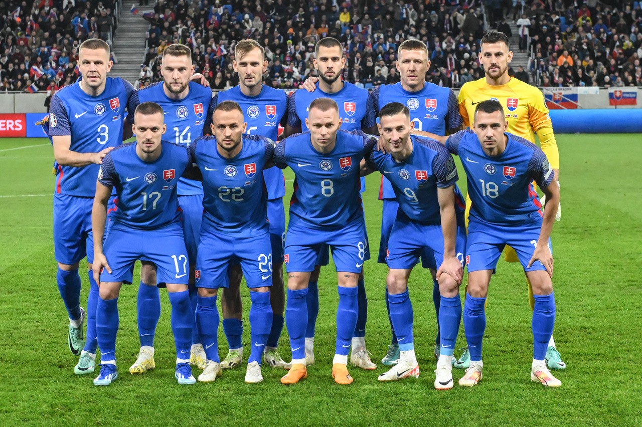 Reprezentácia SR pred kvalifikačným zápasom o postup na ME 2024 s Islandom, v ktorom spečatila postup na tretí záverečný turnaj Euro v rade (Bratislava, 16.11.2023).